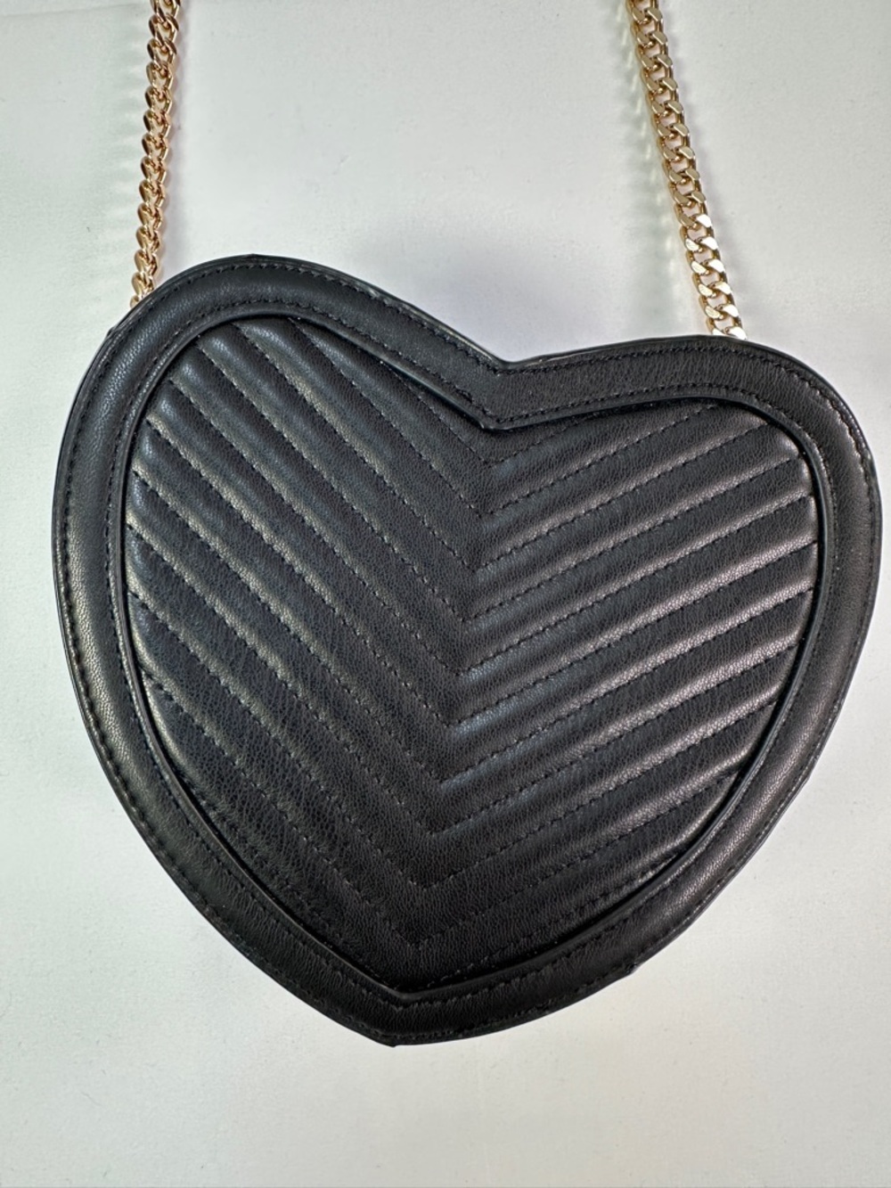 Forever 21 Faux Leather Quilted Crossbody Bag Black Gold Chain Heart Y2K Casual - Picture 2 of 5